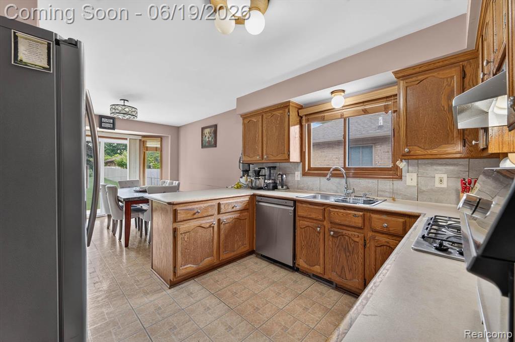 46362 Springhill Drive, Utica, MI 48317 — Photo 15