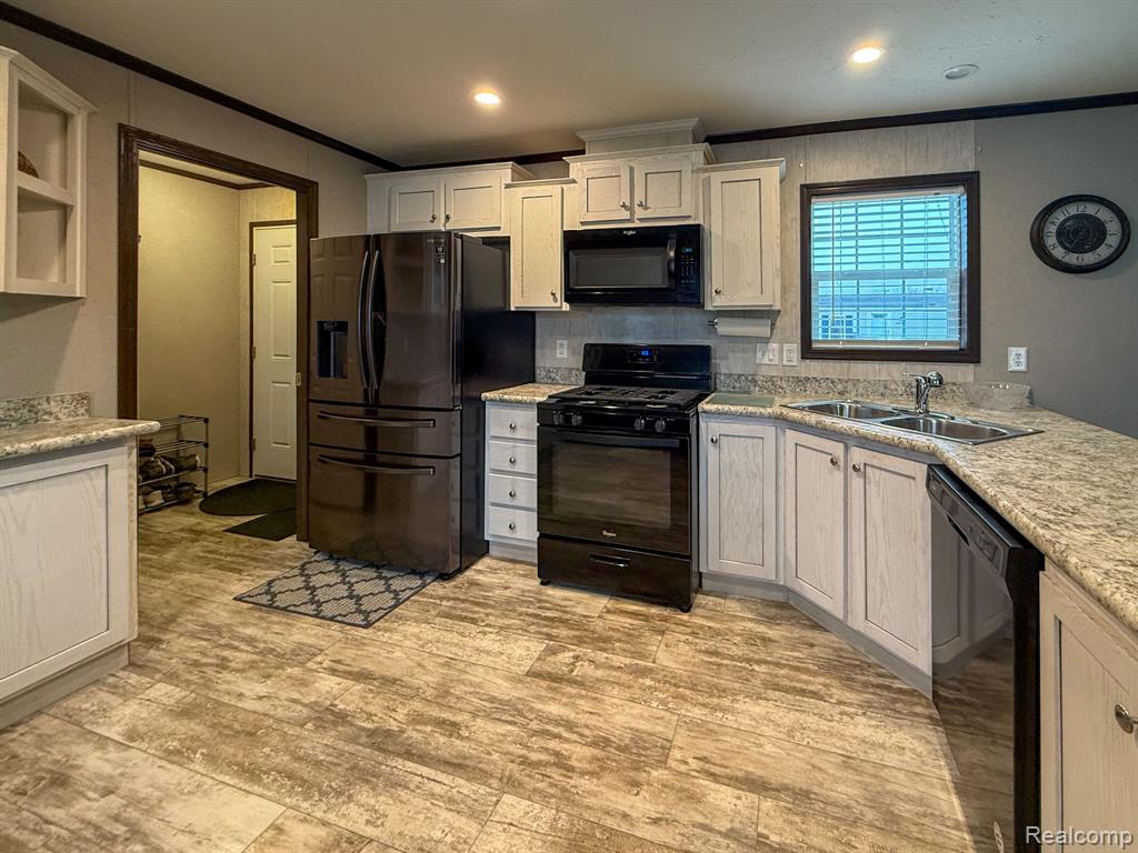 321 PRAIRIE Circle, Carleton, MI 48117 — Photo 4