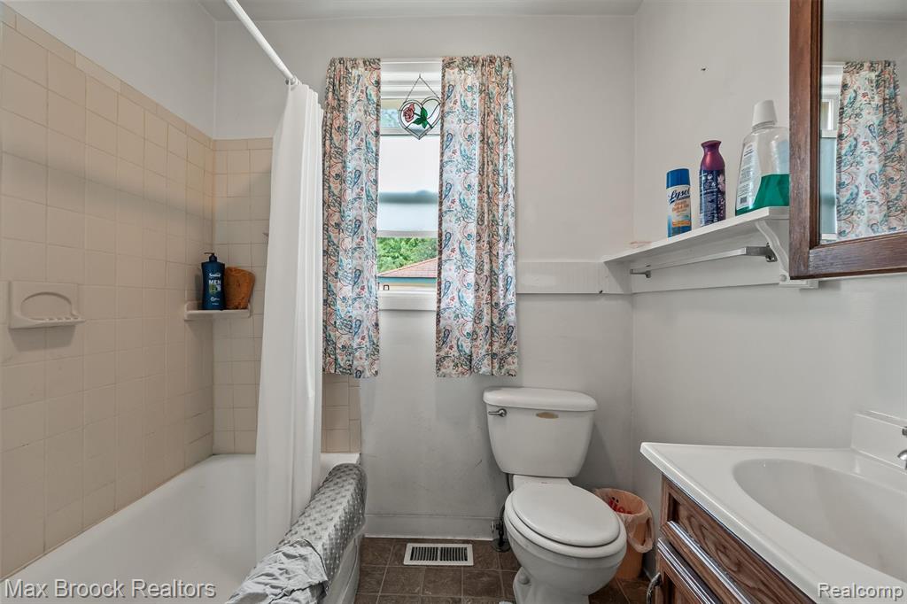67 W Columbia Avenue, Pontiac, MI 48340 — Photo 12