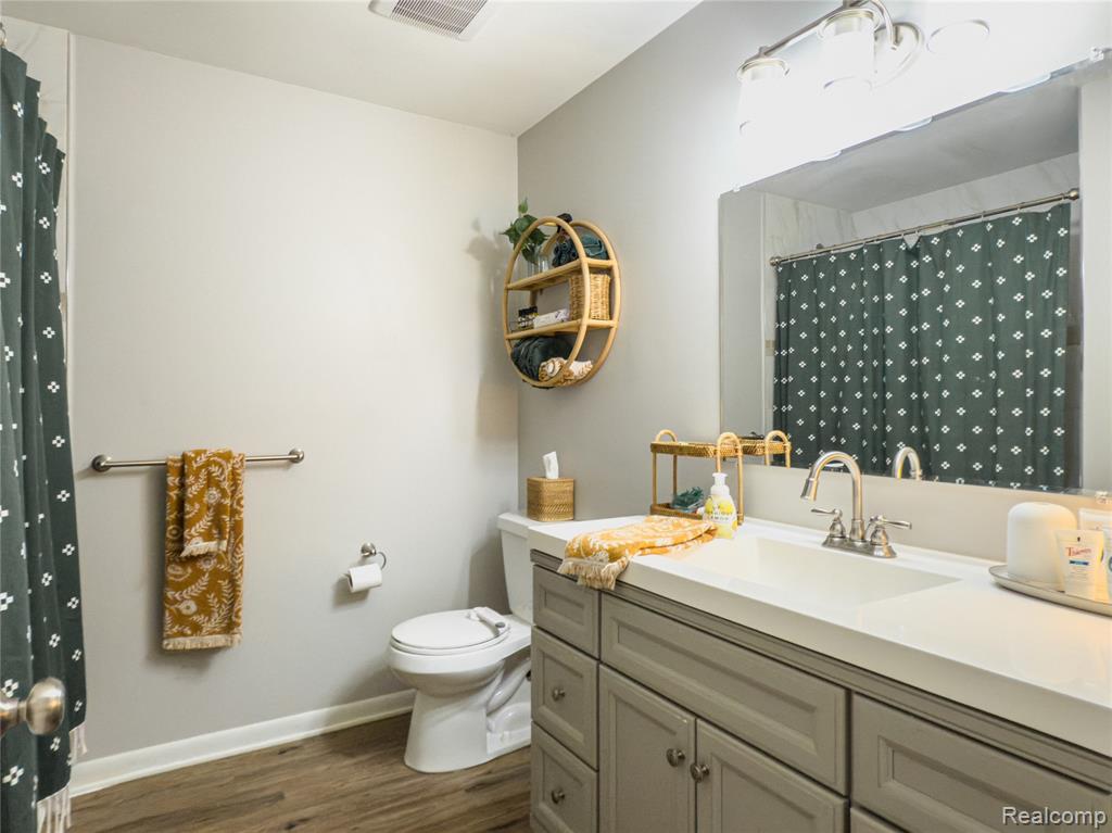 3965 Midland Road E, Waterford, MI 48329 — Photo 12