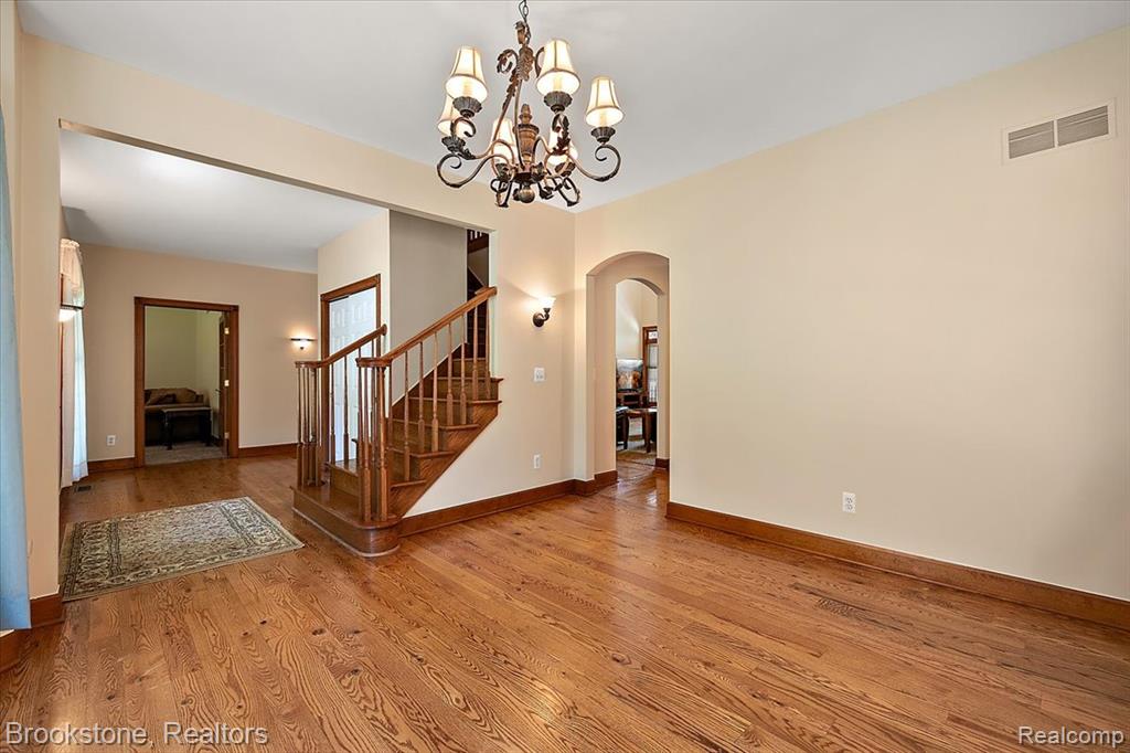 55520 Katie, New Hudson, MI 48165 — Photo 15