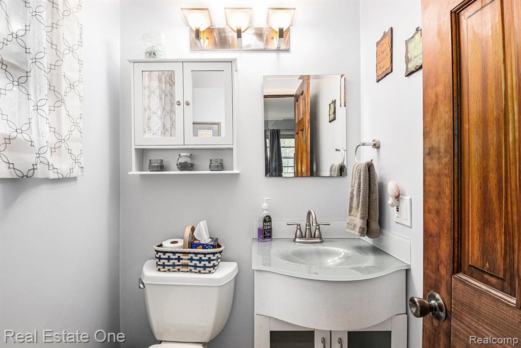 7529 BISHOP Road, Brighton, MI 48116 — Photo 10