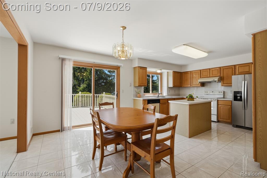 6860 Bridgemont Drive, Canton, MI 48187 — Photo 11