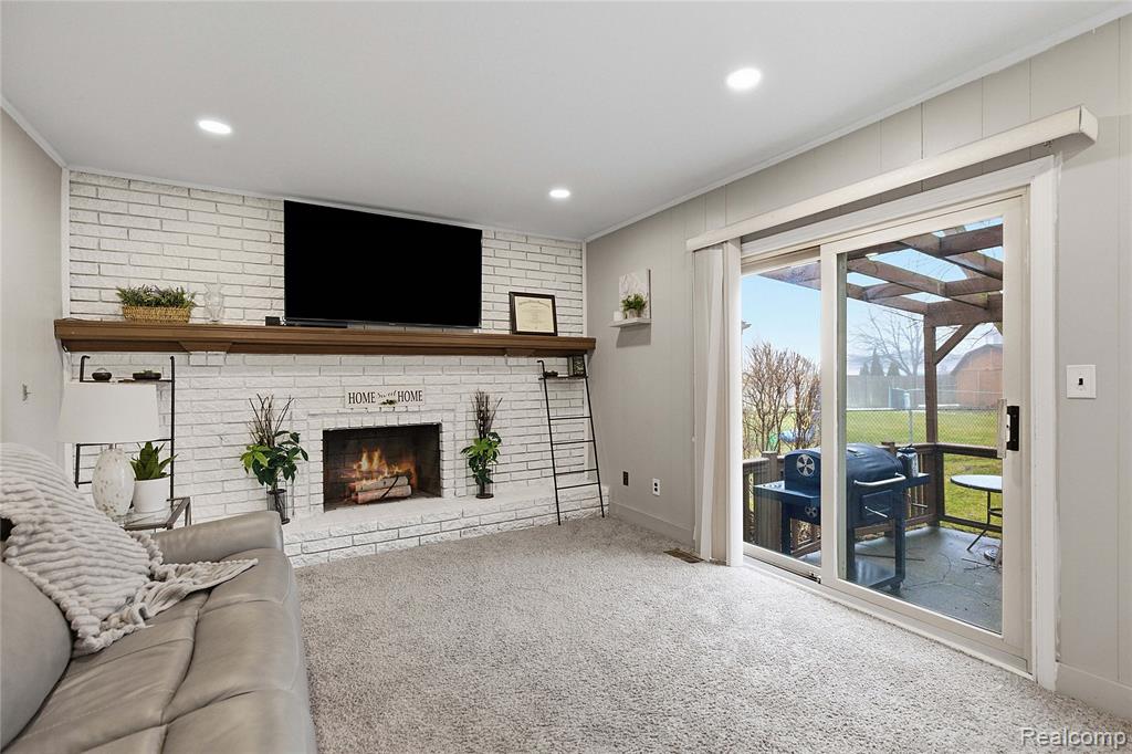 41383 Justin Drive, Clinton Twp, MI 48038 — Photo 12