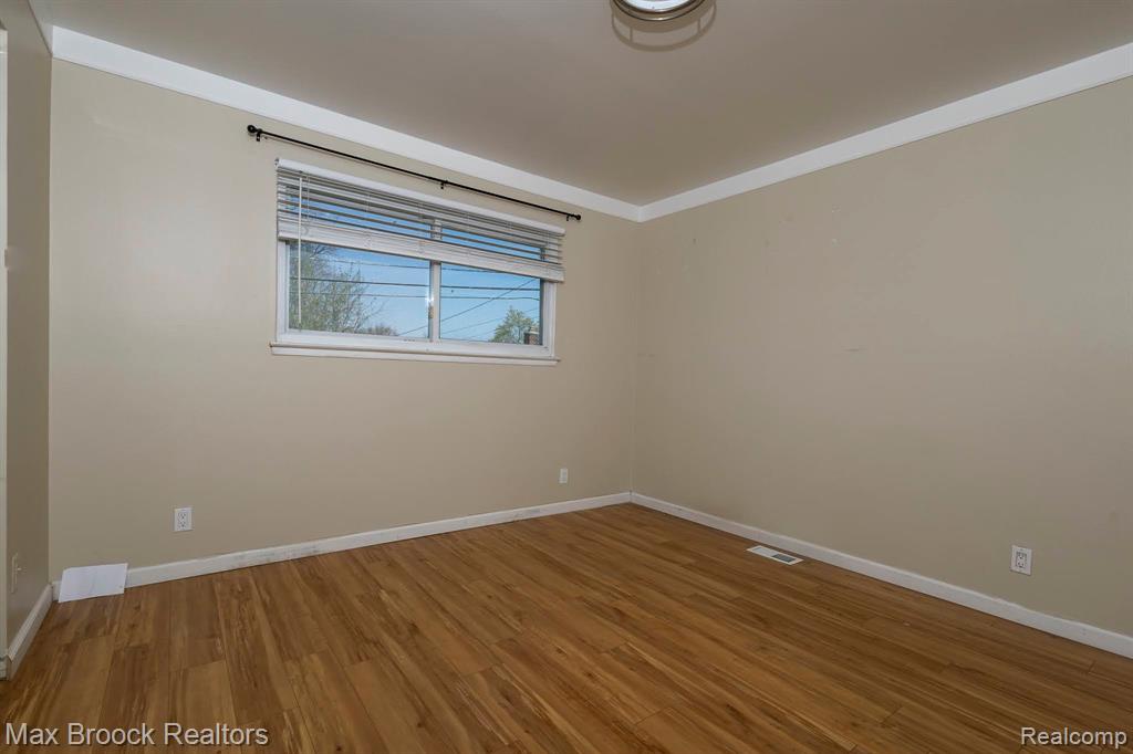 4829 WOLGAST Drive, Warren, MI 48092 — Photo 29