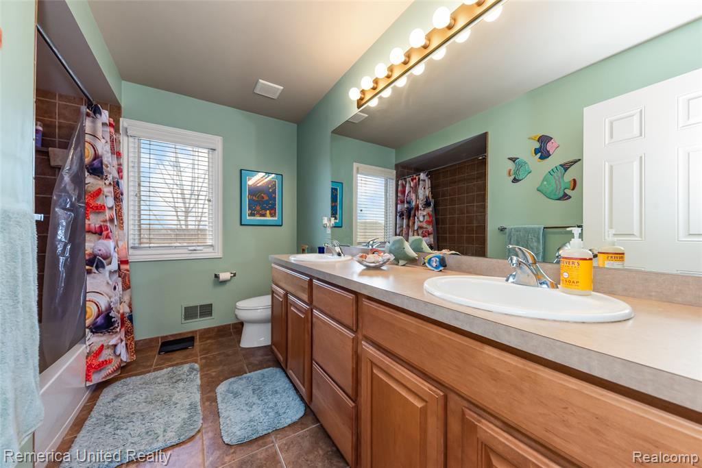 24695 Wedgewood Dr, South Lyon, MI 48178 — Photo 34