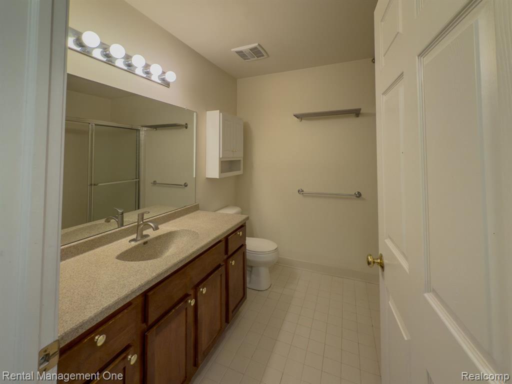 44327 LAKEPOINTE Drive, Sterling Heights, MI 48313 — Photo 25