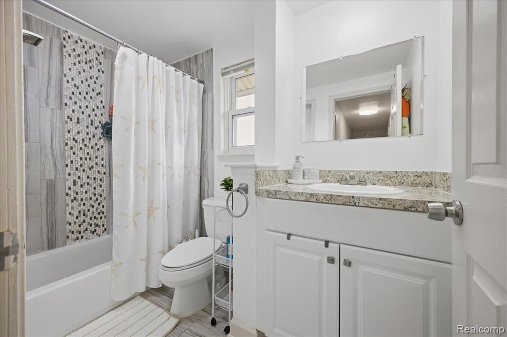 42151 Jason Drive, Clinton Twp, MI 48038 — Photo 14