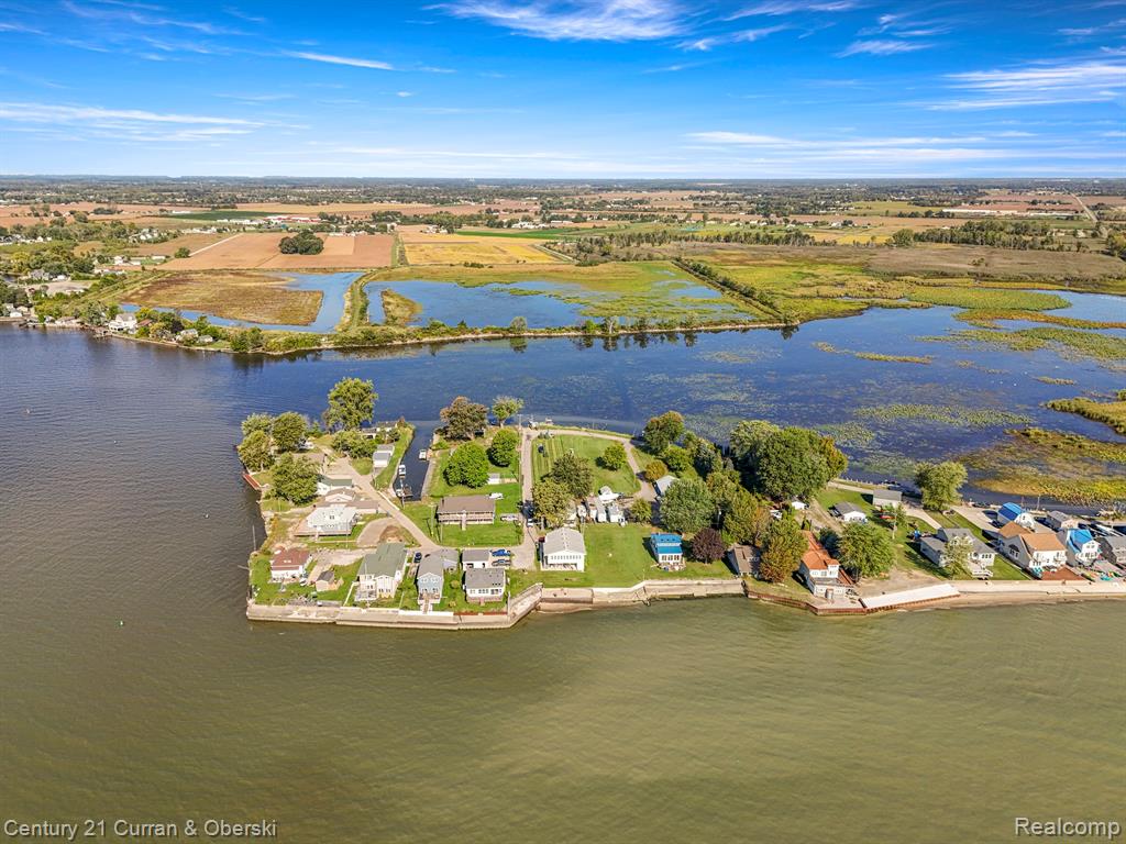 6809 Lakeshore Drive, Newport, MI 48166 — Photo 56