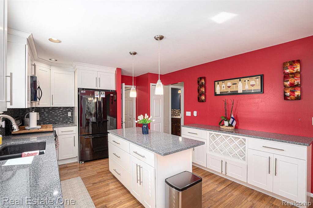 4453 RACEWOOD Drive, Commerce Twp, MI 48382 — Photo 9