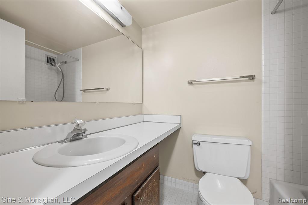 600 W BROWN Street, 102, Birmingham, MI 48009 — Photo 24