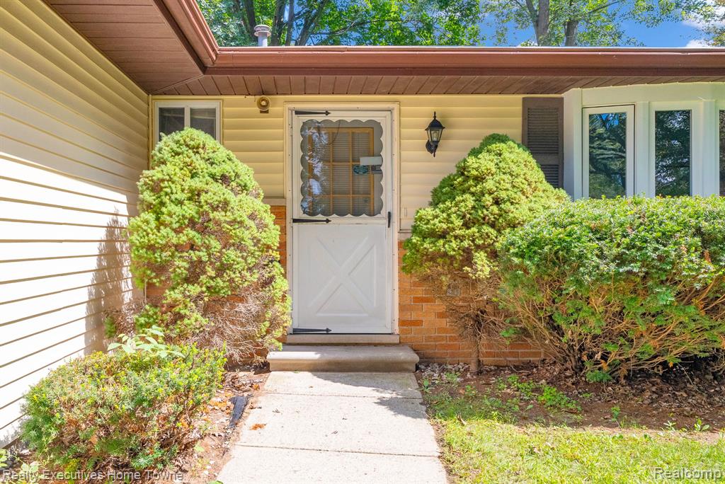 4415 Cambridge Drive, Port Huron, MI 48060 — Photo 3