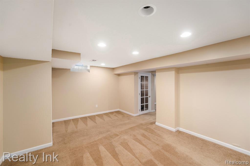 44755 Huntingcross Drive, Novi, MI — Photo 10