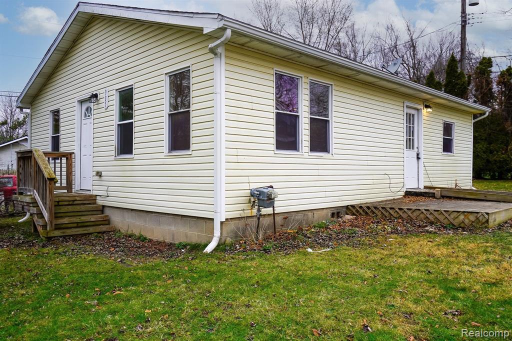 935 MCCLELLAN Street, Lake Orion, MI 48362 — Photo 2