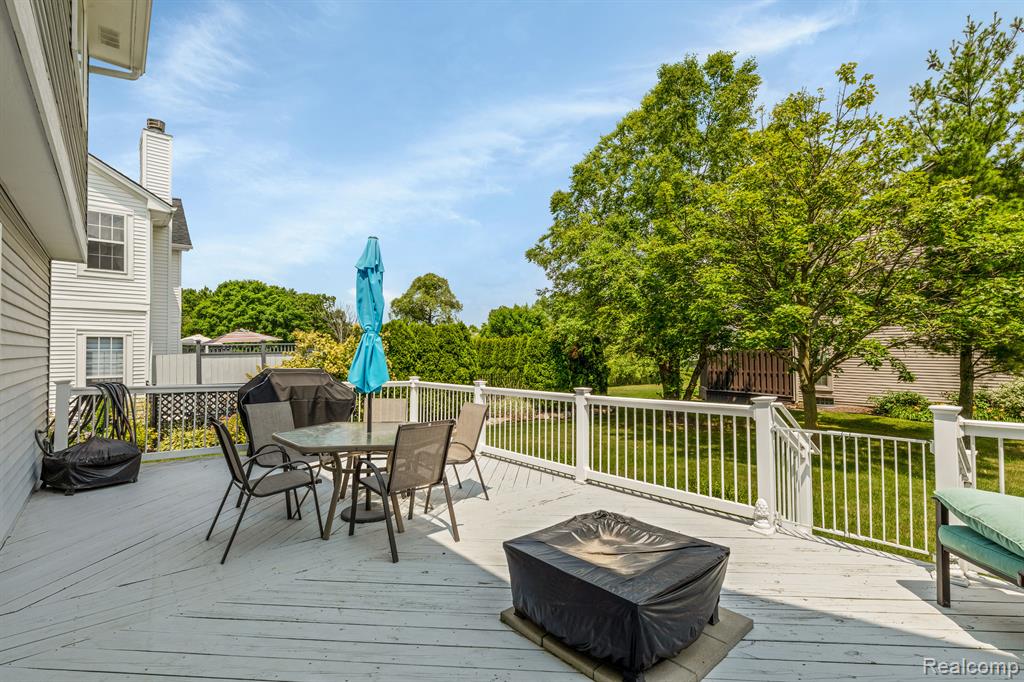 1018 SHETLAND Drive, South Lyon, MI 48178 — Photo 39