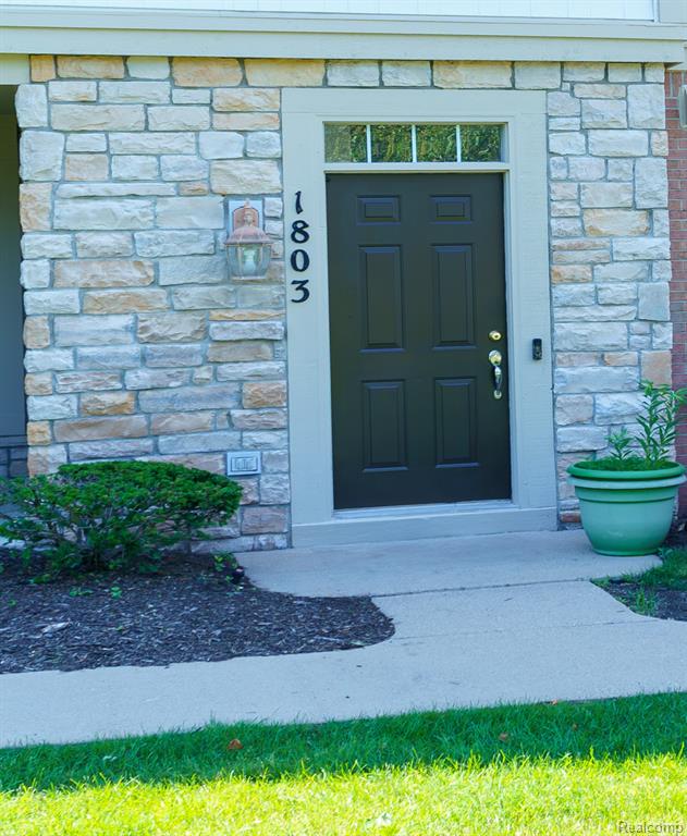 1803 Pinecroft Drive, Canton, MI 48188 — Photo 3