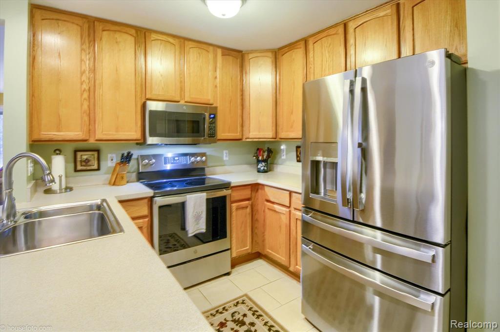 17430 N LUCILLE Circle, New Boston, MI 48164 — Photo 13