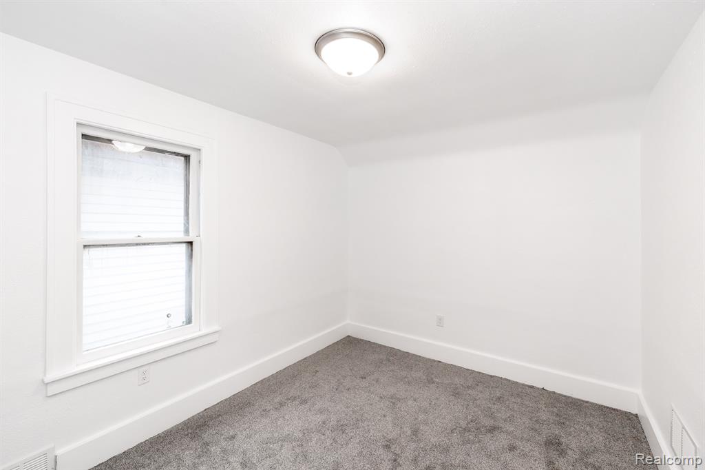 12544 E CANFIELD Street, Detroit, MI 48215 — Photo 22