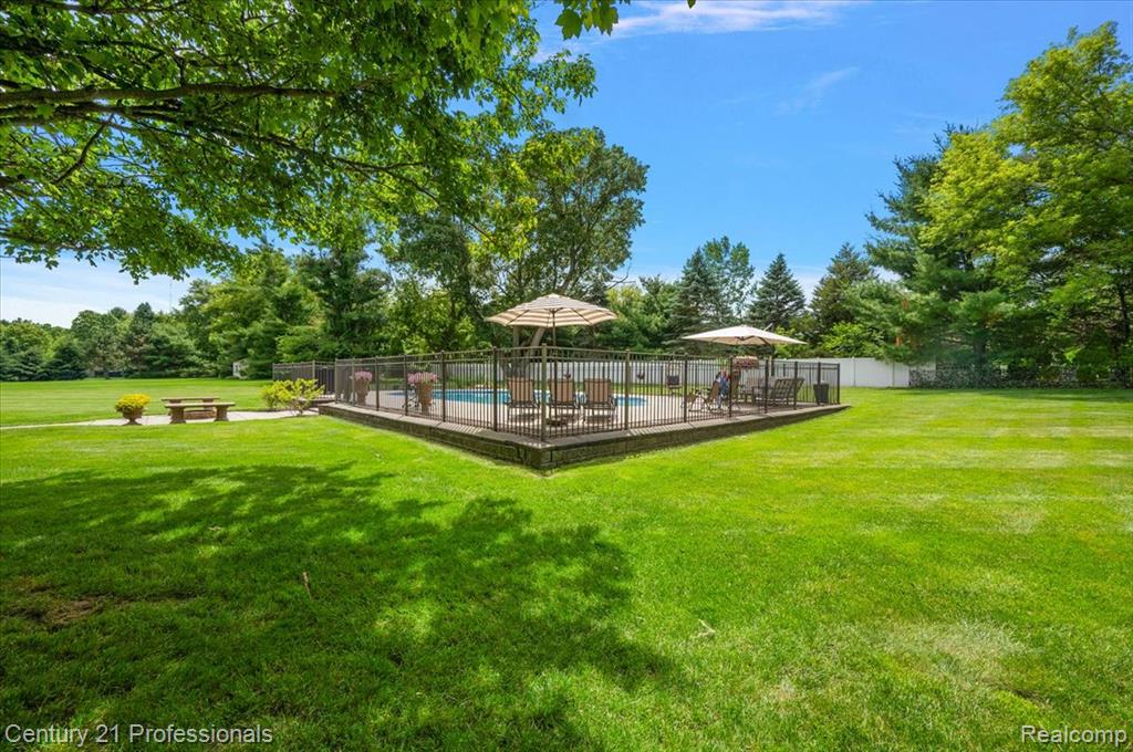 4683 Fox Chase Drive, White Lake, MI 48383 — Photo 6