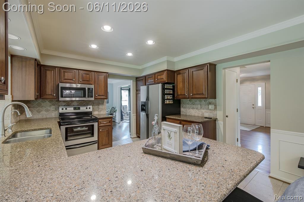 6563 Sun Valley Drive, Clarkston, MI 48348 — Photo 25