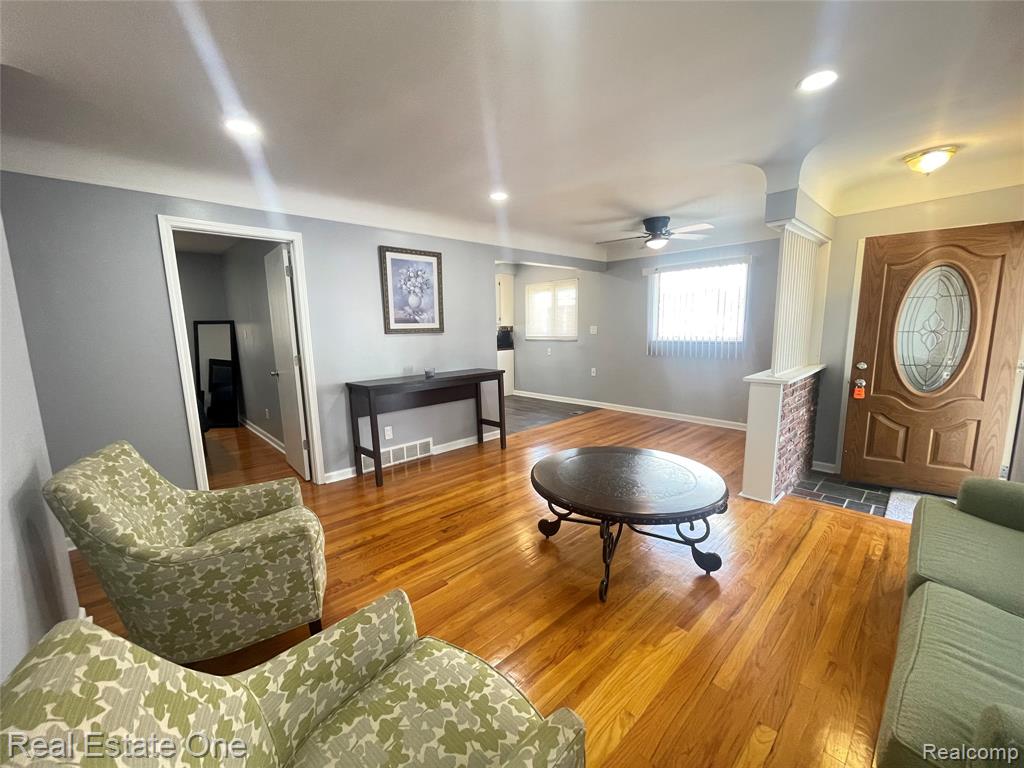 8232 Bailey Street, Taylor, MI 48180 — Photo 5
