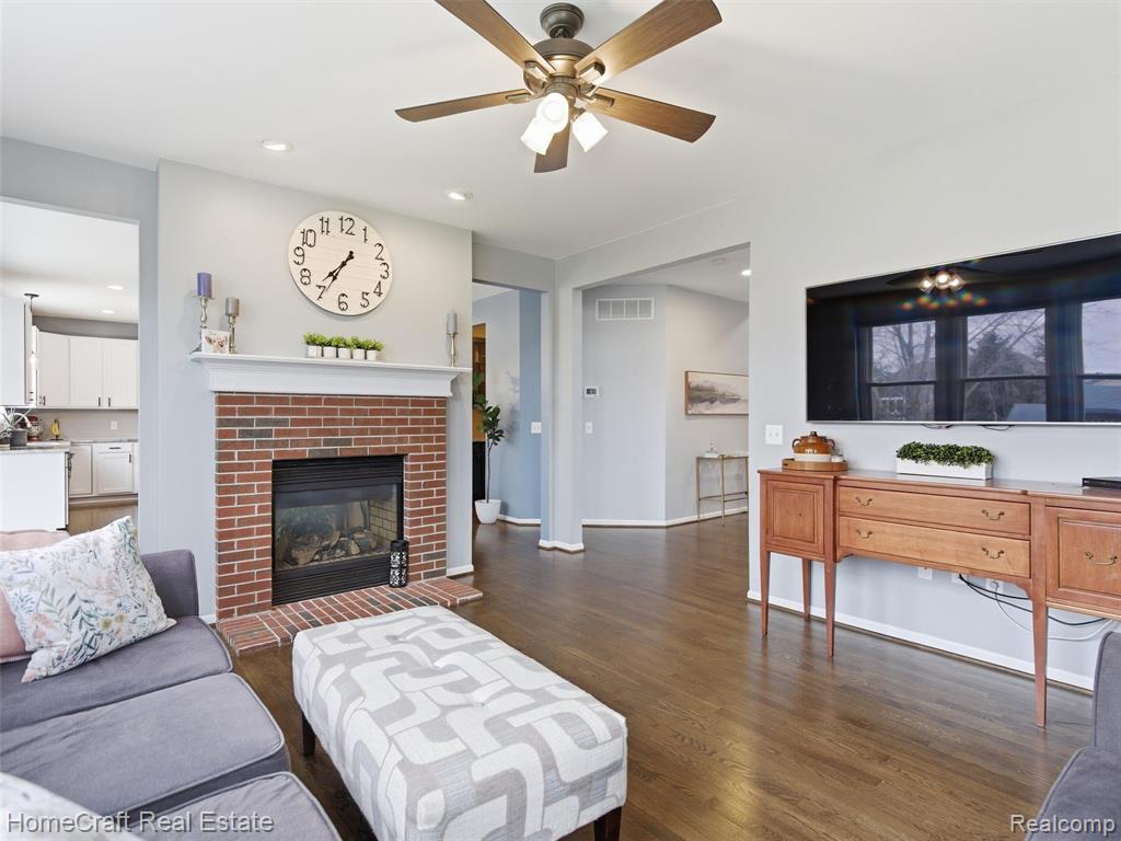 6031 BALMORAL Way, Commerce Twp, MI 48382 — Photo 9