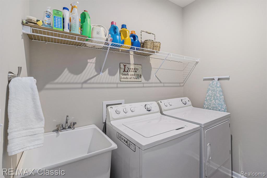 48738 Rockview Road, Novi, MI — Photo 24