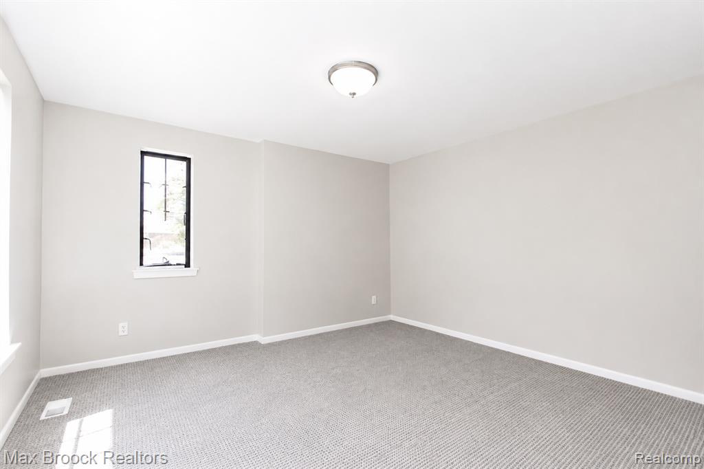 7139 Creeks Crossing, West Bloomfield, MI — Photo 31