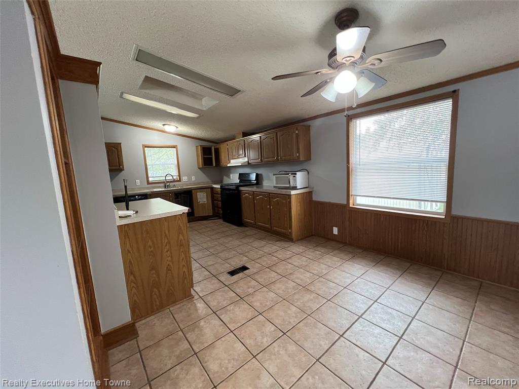 3679 Chestnut Ln Lane, Dryden, MI 48428 — Photo 11