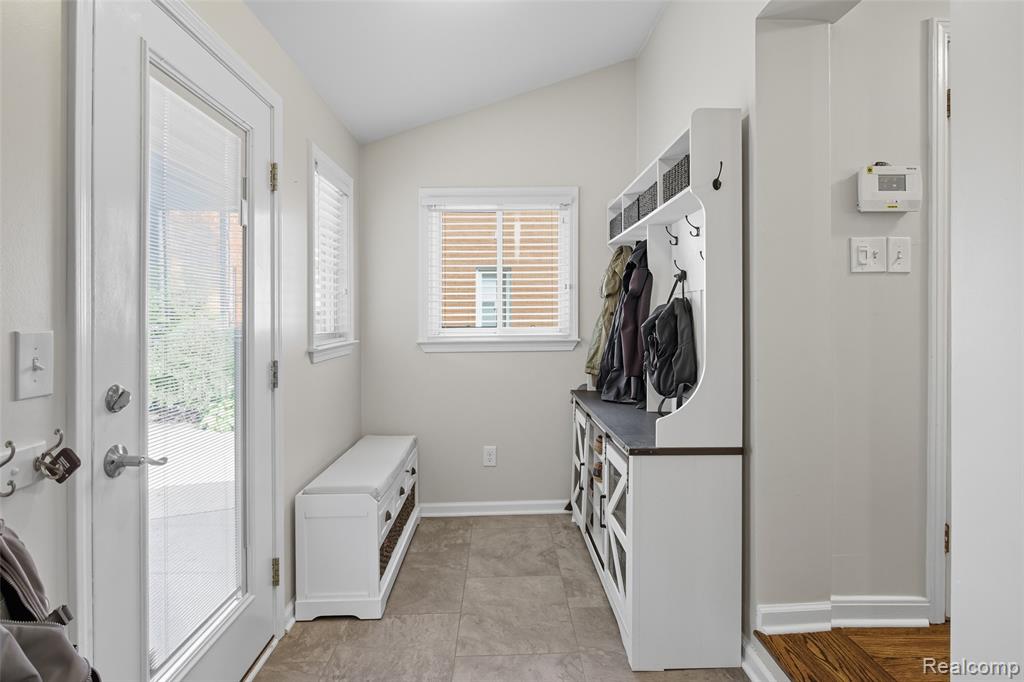 10554 Nadine Avenue, Huntington Woods, MI — Photo 20