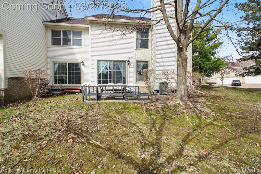 7365 Danbury Drive, West Bloomfield, MI — Photo 25