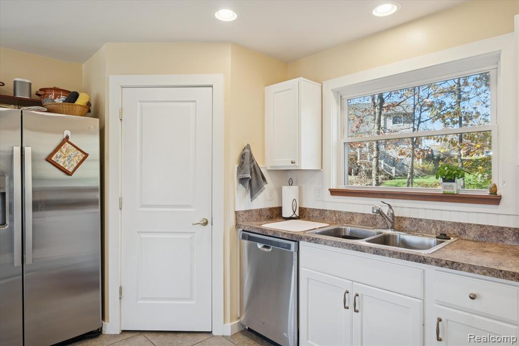 7050 Dibrova Drive, Brighton, MI 48116 — Photo 15