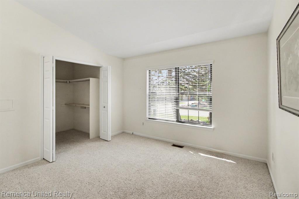 7184 Westchester Road, 125, West Bloomfield, MI — Photo 12
