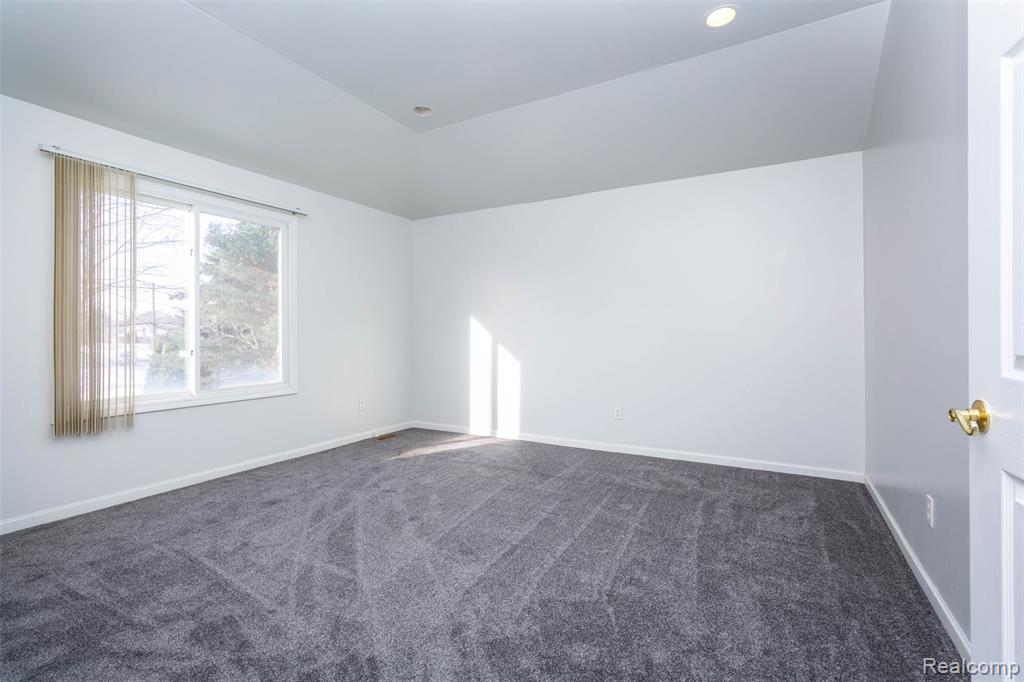 40945 Justin Drive, Sterling Heights, MI 48310 — Photo 20
