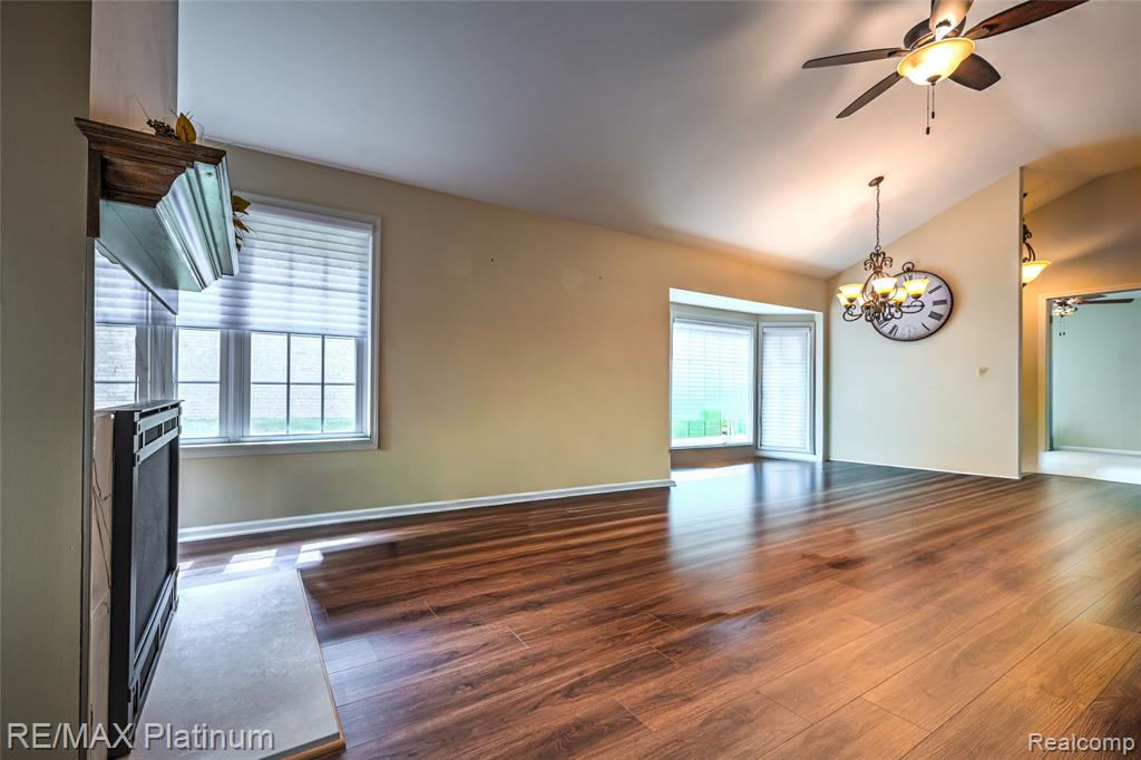 807 Whisperwood Drive, 70, Fenton, MI 48430 — Photo 7