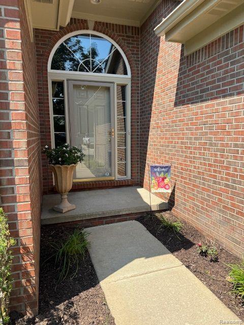 695 Woodhaven Drive, 64, Commerce Twp, MI 48390 — Photo 3