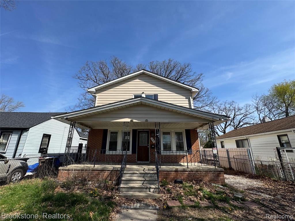 256 W Chicago Avenue, Pontiac, MI 48340 — front exterior