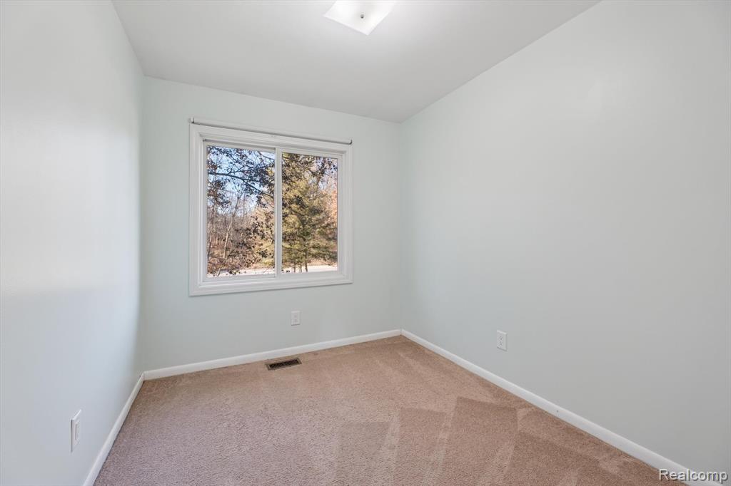 18777 Martinsville Road, Belleville, MI 48111 — Photo 24