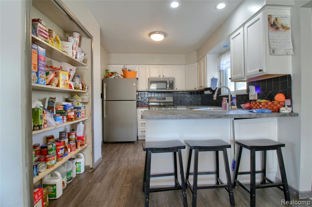 42272 Beechwood Court Court, Canton, MI 48188 — Photo 9
