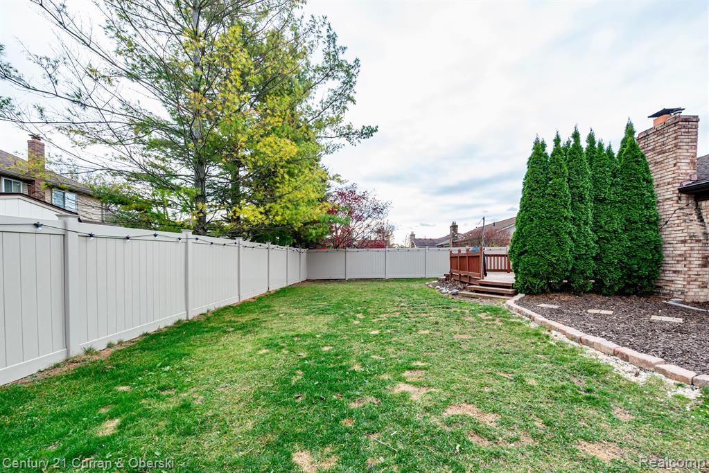 40306 LA GRANGE Drive, Sterling Heights, MI 48313 — Photo 31
