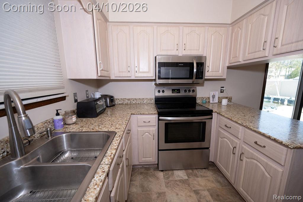 14284 Balmoral Street, Riverview, MI 48193 — Photo 15