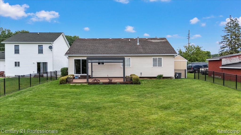53611 County Line Road, New Baltimore, MI 48047 — Photo 5