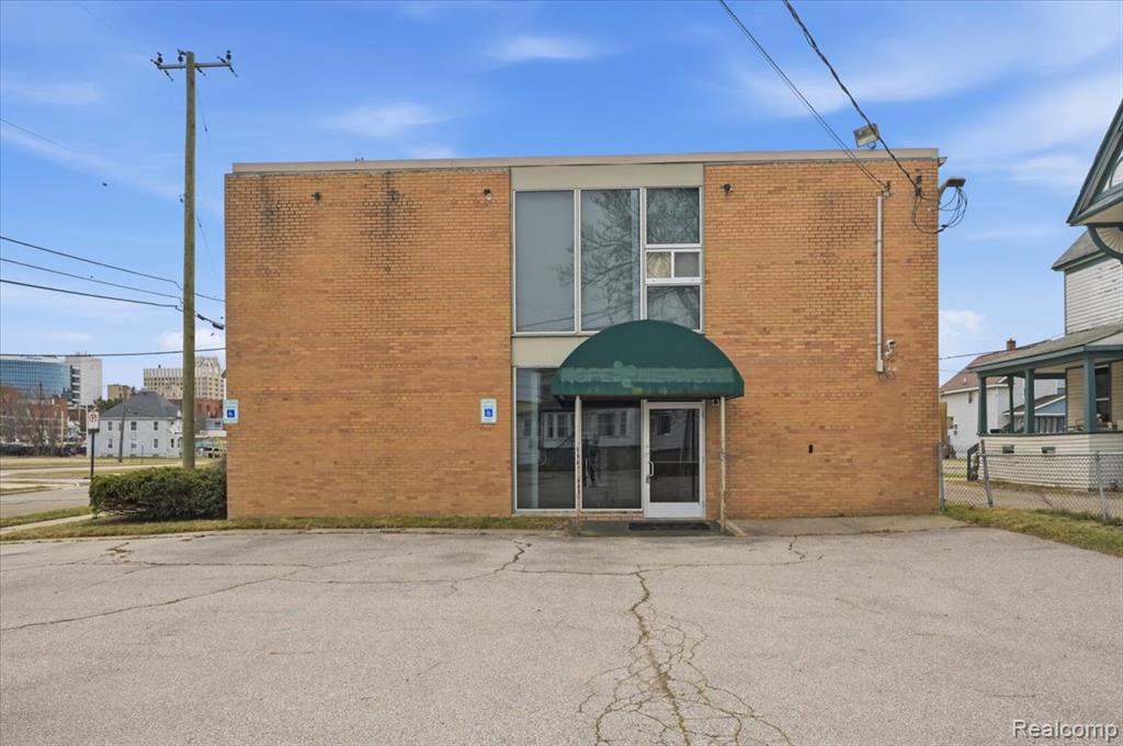 70 Lafayette Street, Pontiac, MI 48342 — Photo 2