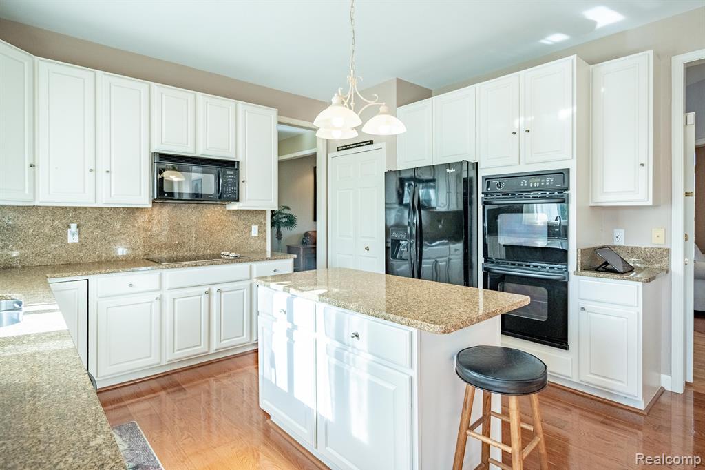 7059 YARMOUTH Drive, West Bloomfield, MI — Photo 12