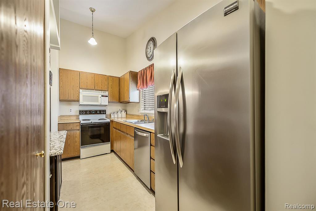 62071 YORKTOWN, 6, South Lyon, MI 48178 — Photo 4