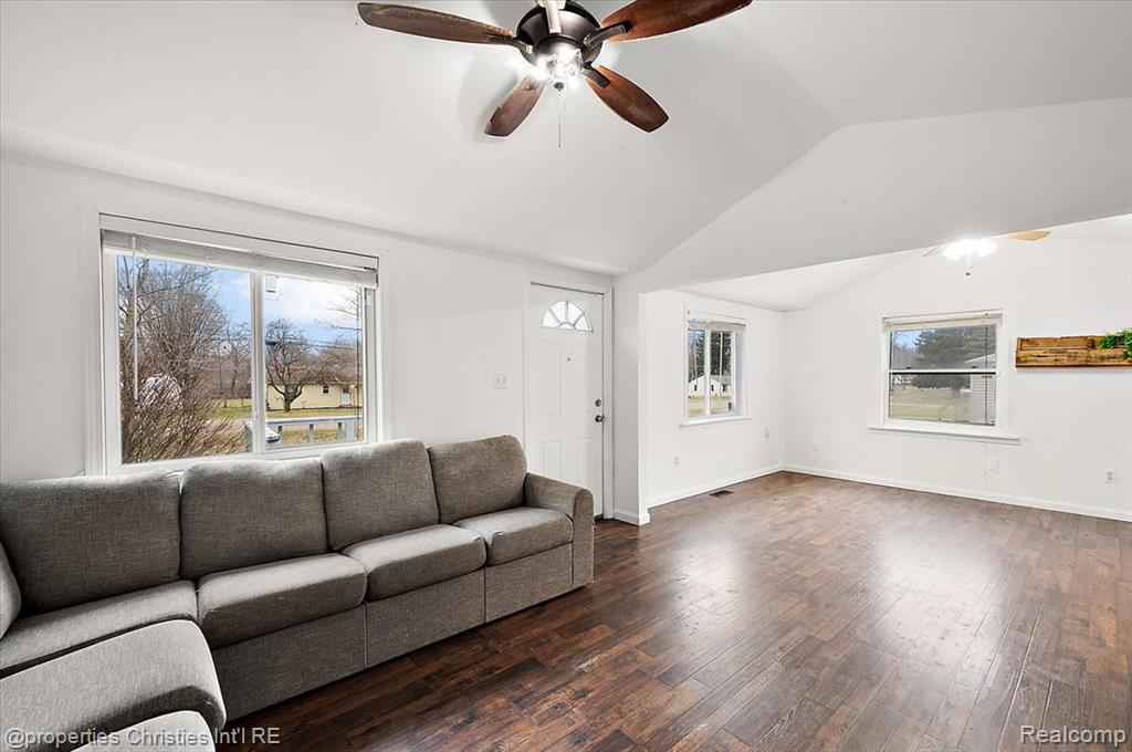 7387 Lawrence Street, Grand Blanc, MI 48439 — Photo 10