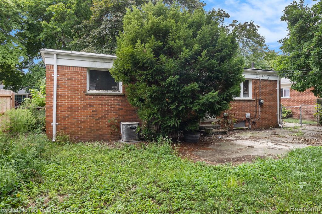 915 Englewood Avenue, Royal Oak, MI 48073 — Photo 28