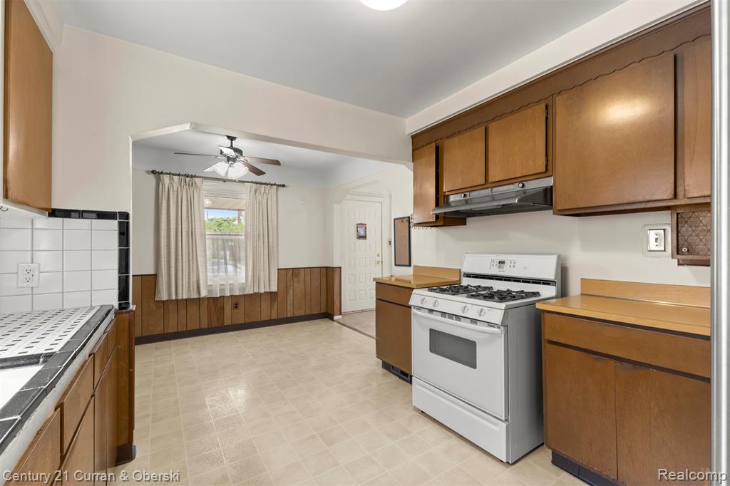 9881 Quandt Avenue, Allen Park, MI 48101 — Photo 12