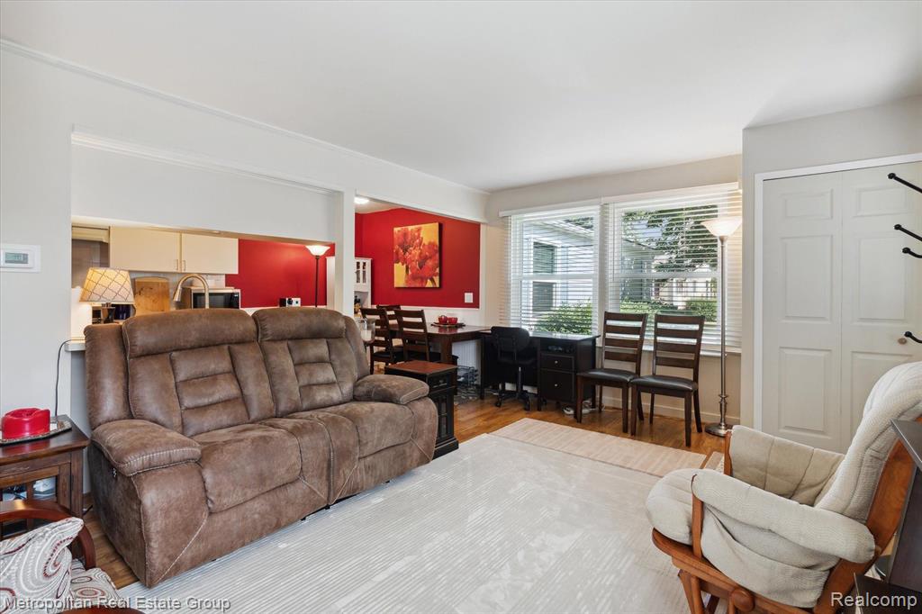 1492 MARINER Drive, Walled Lake, MI 48390 — Photo 5