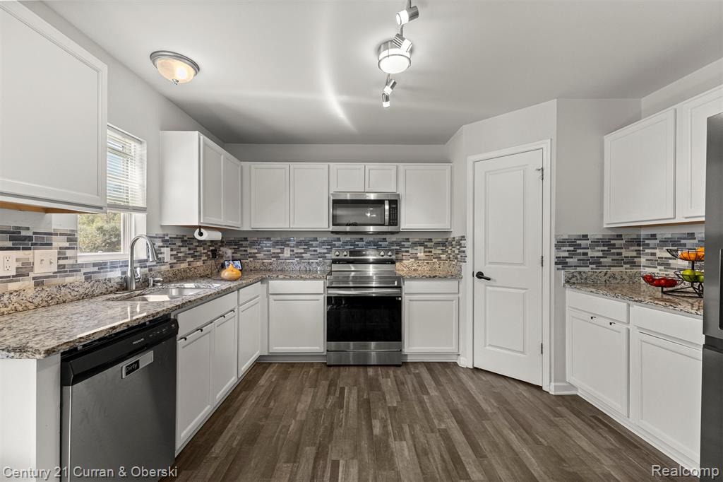 1659 Greenway Drive, Ypsilanti, MI 48198 — Photo 8